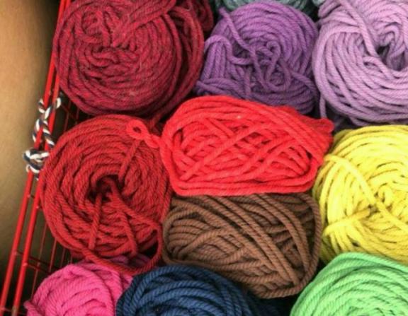 بررسی کیفی نخ پنبه رنگی